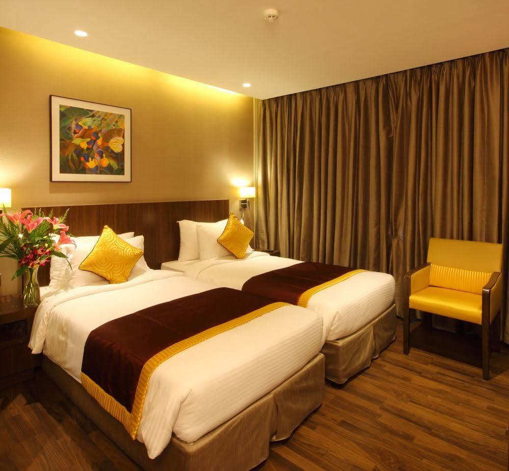 Hotel Fidalgo Pune Exterior photo